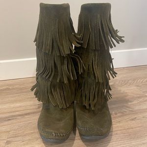 Leather Minnetonka olive green flat boots, size 9